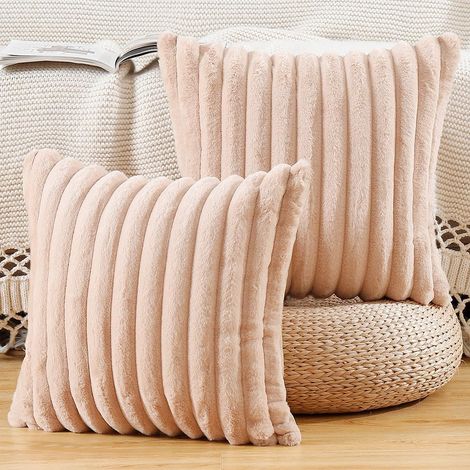 Lot de 2 housses de coussin fausse fourrure rayée 40x40 marron clair pour chambre (1/5)