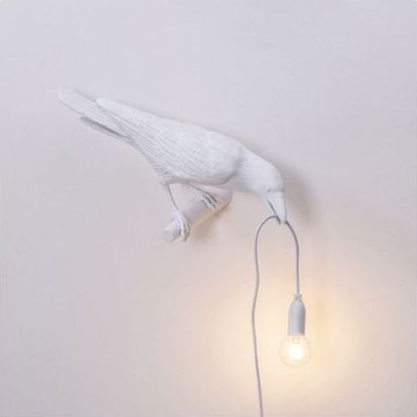 Applique murale Seletti Bird, style italien moderne, en résine noire et blanche, lumière blanche à gauche