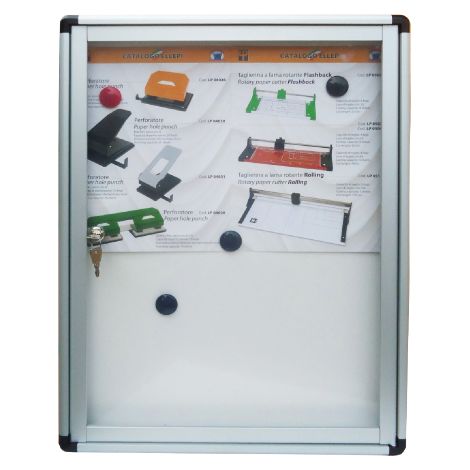 Tableau d'affichage en aluminium avec fond magne'tique 45x60x4,5 cm, porte crilex transparente avec serrure a' cylindre