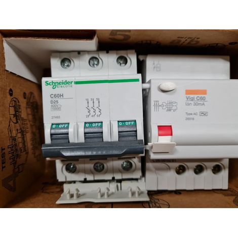 DISJONCTEUR C60H ( 15kA ) 3P , D 25A 30mA-AC SCHNEIDER