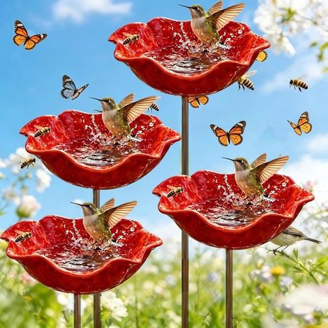 Ensemble de quatre éléments de jardin en métal avec mangeoires pour oiseaux et abeilles (1/5)