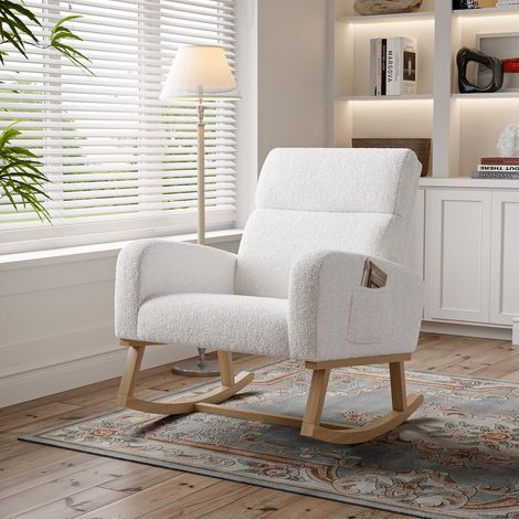 Sedia a dondolo Teddy 78,5x69,2x87 cm, poltrona da allattamento con tasche laterali e piedi in legno massello, tessuto effetto bouclé, bianco