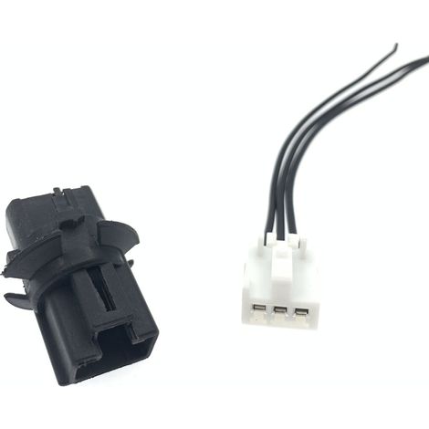 90075-60079 is suitable for the taillight and brake light socket of Camry, Corolla, Highlander, and Camry Hybrid. (1/5)