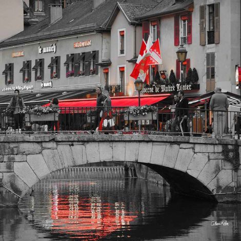 Tableau sur verre le pont de Perrière 45x45 cm - Impression sur Verre - Image HD imprimée sur Verre - Tableau mural décoratif en verre - Finition Brillante - Fabriqué en France (1/5)