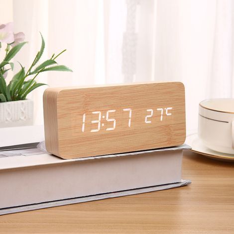 15 cm großer digitaler Wecker aus Holz mit LED-Beleuchtung, Ton-/Sprachaktivierung, Temperatur- und Datumsanzeige.