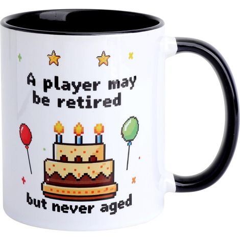 Gaming-Becher – Becher mit dem Spruch „Ein Spieler mag im Ruhestand sein, aber niemals altern“ – Geschenk für Gamer, Geeks und Spieler – Lustiger Becher für Männer und Jungen – 330 ml, personalisierba (1/5)