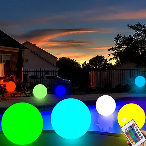 30 cm Ballon de natation gonflable à LED avec télécommande, ballon de plage à 16 couleurs changeantes, décoration de fête à la piscine (1/5)