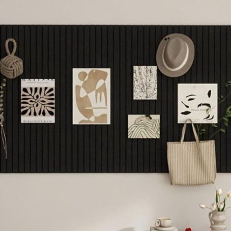 Pannello decorativo in feltro, 60 x 40 cm, grigio chiaro, perforato, spessore 0,9 cm, pieghevole, con nastro adesivo per foto, ideale per pareti fotografiche nelle scuole. (1/5)