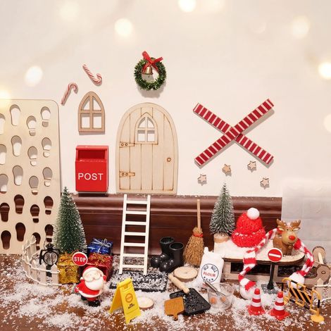 Kit complet de porte de lutin de Noël - Kit d'accessoires de lutin avec chantier, bonhomme de neige, arbre de Noël, couronne, boîte aux lettres, clôture, bottes, échelle et empreintes de pas (1/5)