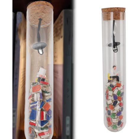 Reagenzglas-Dekoration  Bücherliebhaber-Deko mit Lesefigur und Miniaturbüchern  Einzigartige Schreibtischdekoration fürs Regal (1/5)