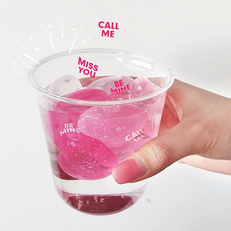 Set mit 15 wiederverwendbaren herzförmigen Eiswürfeln für reines Wasser, ideal für Getränke wie Whisky, Wodka und Kaffee. (1/5)