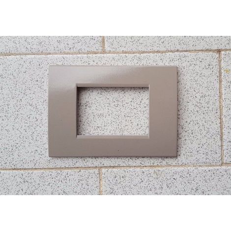 TrAdE Shop Traesio - Placca Placche Placchete Compatibili Living Light In Abs 3 4 7 Posti Colorate - Tortora -4 fori     -