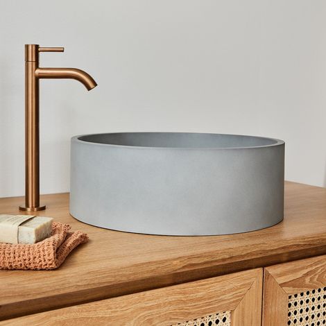 Berah Getah – Vasque à poser tambour en béton naturel 37 cm – Couleur grise – Hauteur 12,5 cm – Percée pour évacuation 4,5 cm (1/3)