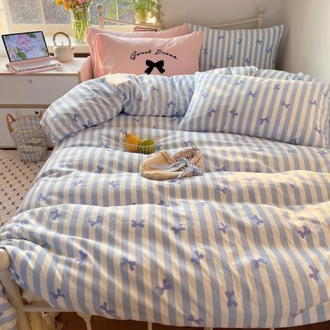 Parure de lit avec housse de couette de 135 x 200 cm et taie d'oreiller de 80 x 80 cm avec fermeture éclair - En microfibre - Motif - Blanc et bleu (1/5)