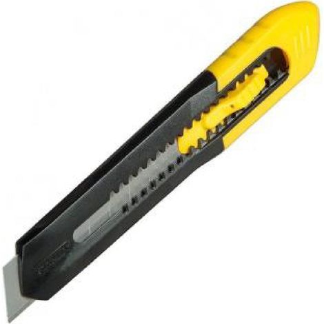 Cutter "SM18" con bloccalama a dentatura obliqua e con lama a spezzare a 8 elementi