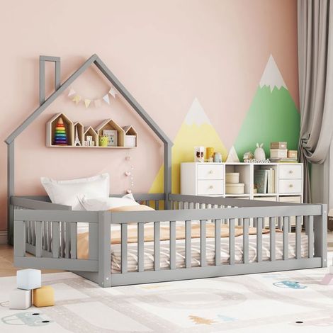 Lit cabane enfant - SOGEU - 140x200 - Pin massif gris - Design cheminée - Sommier à lattes & barrière sécurité (1/5)