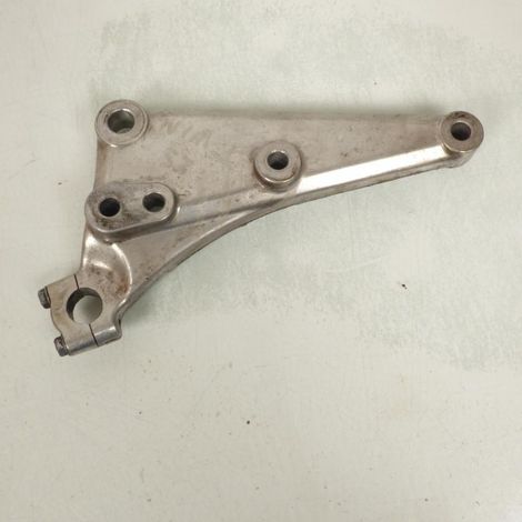 [PRODUIT D'OCCASION] Platine repose pied pilote gauche origine pour moto Honda 125 Cb (1/2)