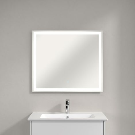 Villeroy & Boch Finero Badspiegel mit umlaufendem LED-Lichtband in den Maßen 80 x 70 cm (1/5)