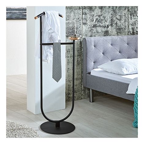 M&S – Valet de chambre en hêtre massif et métal noir – Dimensions 45x34x115 cm – Design courbé pour vêtements – Prêt à monter