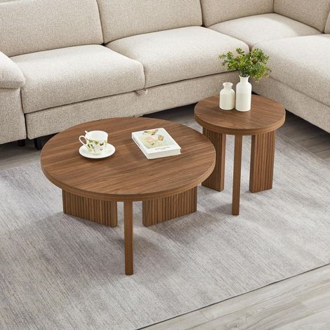 Mesa auxiliar redonda moderna, estructura de tres patas con ranuras verticales, MDF, color nogal (1/5)