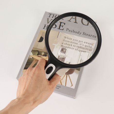 Taschenlupe mit LED-Licht (4 LEDs) für ältere Menschen zum Lesen, Zeitunglesen, Begutachten von Schmuck und für hochauflösende Vergrößerung. (1/5)