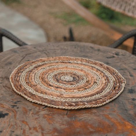 Set de Table Rond en Fibre de Banane et Jonc de Mer Style Bohème 38 cm Lots de 4 ou 6 - PANGIVO (1/4)