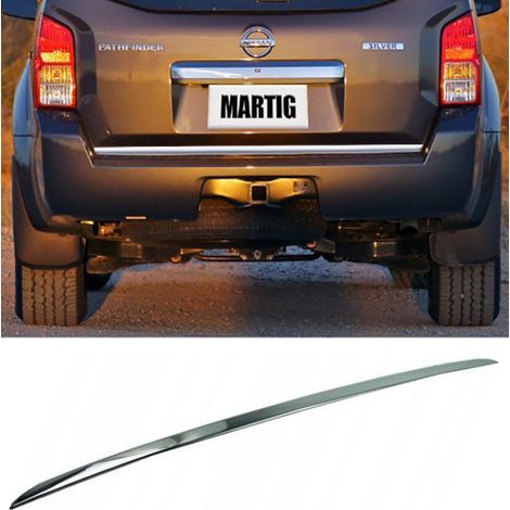 Nissan Pathfinder - finiture cromate sul portellone posteriore (1/4)