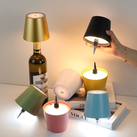 Lampe de table LED rechargeable à 3 modes, idéale pour une utilisation comme lampe de chevet, au bureau, au salon ou en décoration.-AquaForge (1/5)