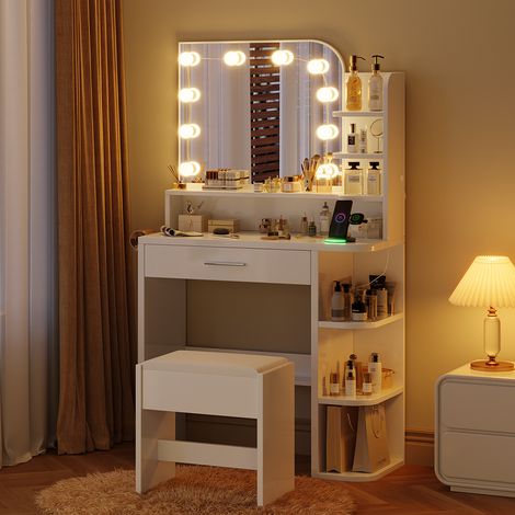 Coiffeuse avec 10 globes lumineux LED, 3 couleurs, coiffeuse avec prise et miroir, tabouret et support pour seche-cheveux, 1 tiroirs et 6 Étagères, 36P X 68L X 136H cm, Blanc (1/5)