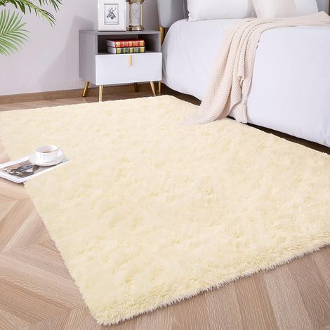 Weicher Teppich für Schlafzimmer, langer Flor für angenehmen Komfort, ideal für Kinder und als Dekoration. (1/5)