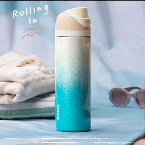 Owala 32-oz-Wasserflasche, exklusiv bei Urban Outfitters, mit FreeSip-Anschlusssystem (1/5)