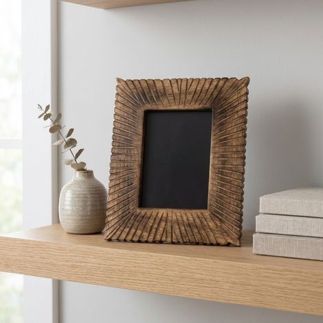 Wooden Striked Polished Photo Frame (1/2)