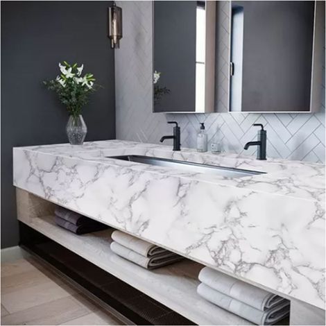 Papier peint adhésif effet marbre blanc pour la décoration de votre salon et cuisine. (1/5)