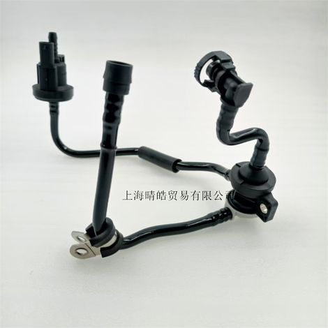 06J133781CC ist geeignet für Volkswagen Passat, Tiguan und Magotan. Es beinhaltet Aktivkohlefilter, Magnetventile, Unterdruckschläuche und Abgasrohre. (1/4)