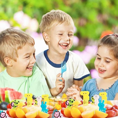 Ensemble de 50 fourchettes à fruits en plastique à motifs d'animaux mignons et originaux, idéal pour les bentos d'enfants. (1/5)
