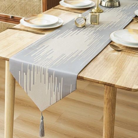 HOXILEELEOChemin de table gris 30 x 180 cm Chemin de table de luxe avec pompon Chemin de table durable pour la maison, la cuisine, les fêtes (1/5)