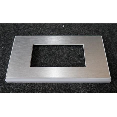 Plaque 1 poste 4 modules placage aluminium entraxe 71mm Gallery Hager