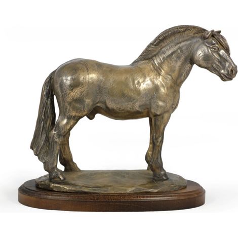 Caballo de fiordo: una estatuilla con un caballo, una silueta de un caballo sobre madera, un prestigioso premio en el concurso de la marca Art-Dog. (1/5)