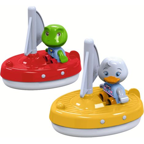 AquaPlay - 2 barche a vela + 2 personaggi - accessori per AquaPlay Corsi d'acqua o per la vasca da bagno, 2 barche a vela e Nils e Lotta, per bambini dai 3 anni in su (1/3)