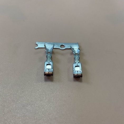 13948955 Automotive connectors, plugs, cable harness terminals (1/4)