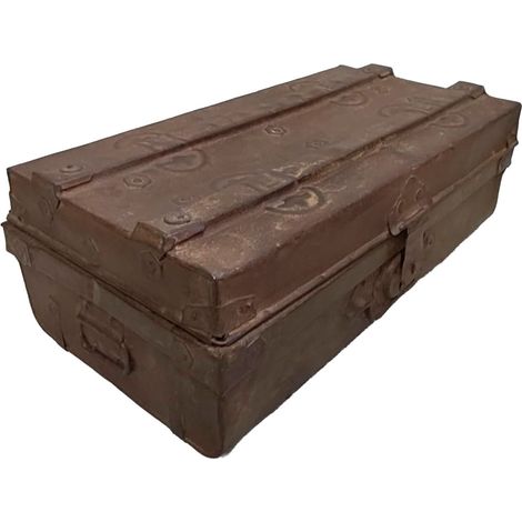 Maleta de metal acabado artesanal marrón 67x37x25h cm