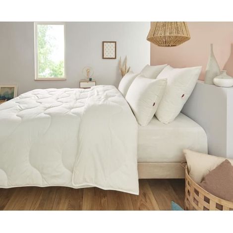 Dodo – Couette 240x260 cm – Enveloppe 100% polyester – Garnissage 450g/m² – Anti-acariens et antibactériens – Douce et chaude (1/5)