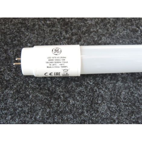 Tube LED T8 10W (equivalent fluo 18W) longueur 600mm naturel 4000K 1050lm culot G13 GE Lighting