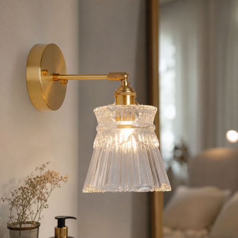 Applique murale rétro en laiton et verre côtelé, réglable 180°, finition antioxydation, diamètre 14cm, style élégant pour salle de bain ou chambre (1/5)