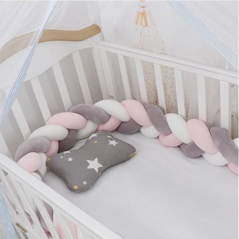 Babybett-Nestchen-Aktion – 1,5 m Nestchen mit Schlangenmuster, geflochtenem Kissen, Samt-Babyschutzgewebe, Stoßschutz (Weiß + Grau + Rosa)