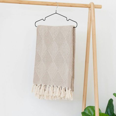 Jeté de canapé beige motif losanges - 130x180 cm FALLON (1/3)