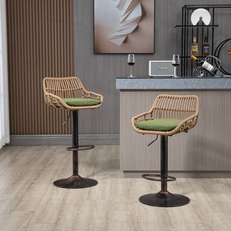 Lot de 2 tabourets de bar pivotants 360° en rotin vert, hauteur réglable 65-85 cm, assise en lin rembourrée, base métal doré (1/5)