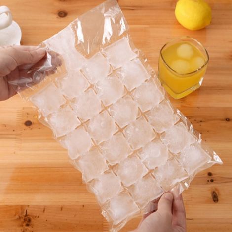 20 blocs réfrigérants, 20 sacs de 24 glaçons chacun, avec entonnoir. (1/5)