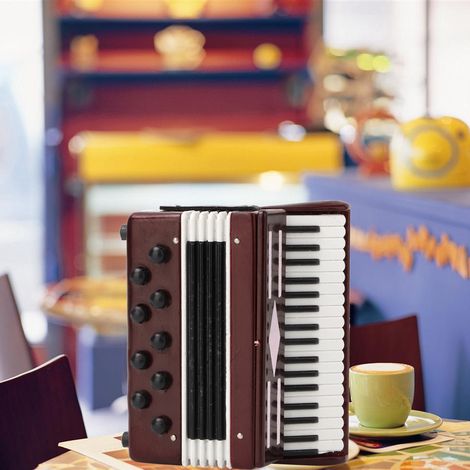 Modèle réduit d'accordéon rouge en bois de 6 cm, présenté dans un coffret cadeau raffiné, un cadeau musical idéal. (1/5)