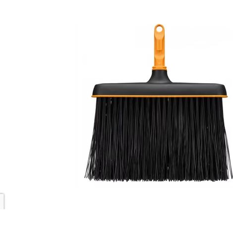 Scopa giardino Fiskars universal narrow broom sistema OneClick resistente